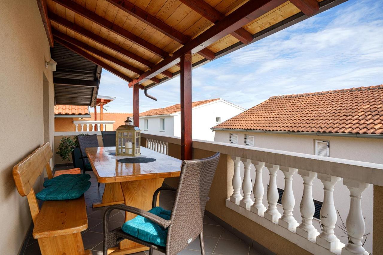 Apartments Vesna 沃迪切 外观 照片