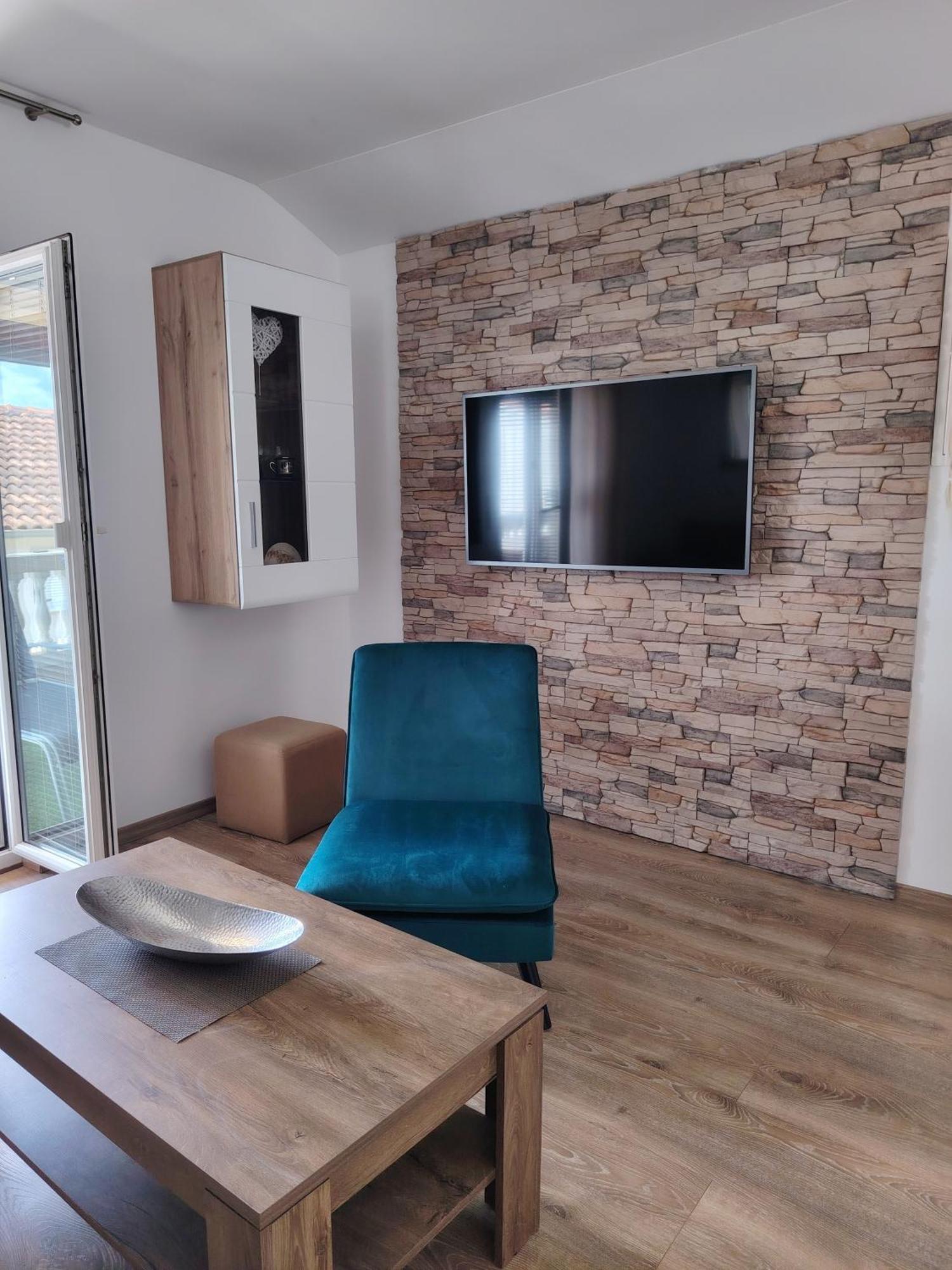 Apartments Vesna 沃迪切 外观 照片